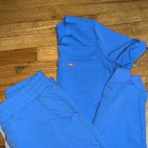 Figs small scrub top and medium bottoms set